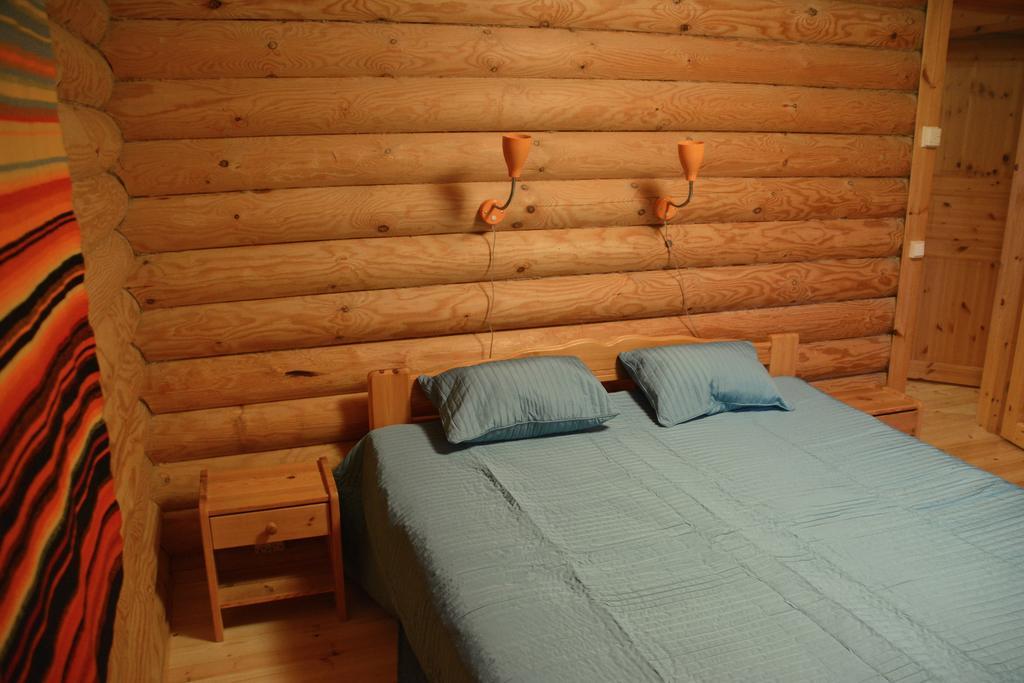 Lomapesae Cottages Pertunmaa Habitación foto