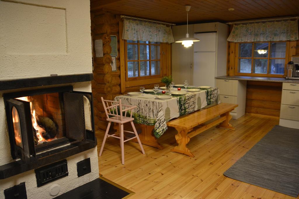Lomapesae Cottages Pertunmaa Habitación foto