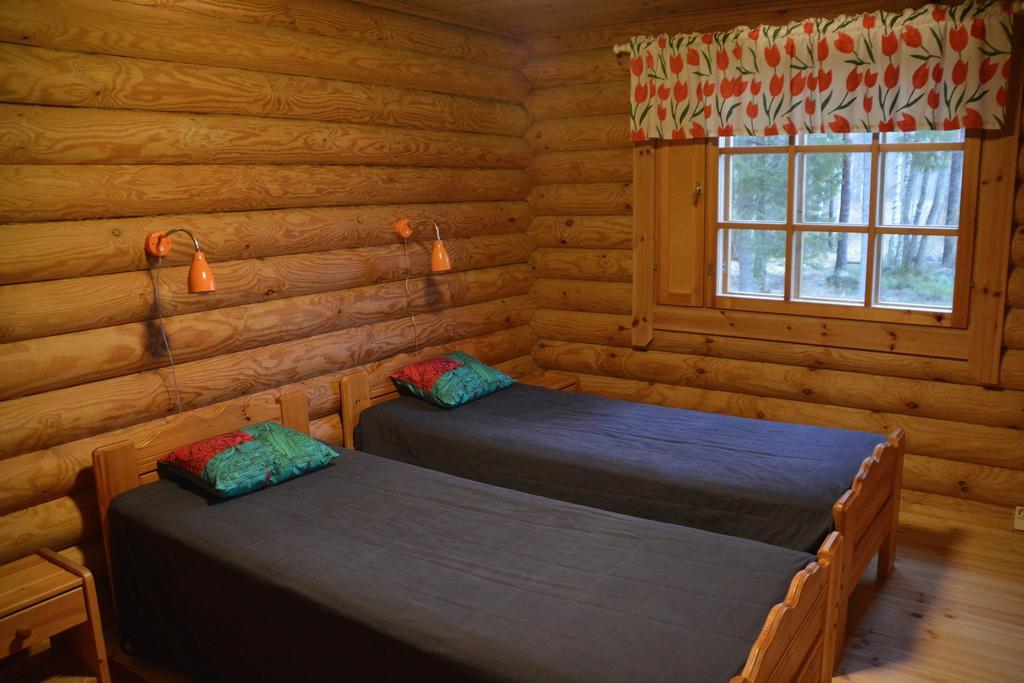 Lomapesae Cottages Pertunmaa Habitación foto