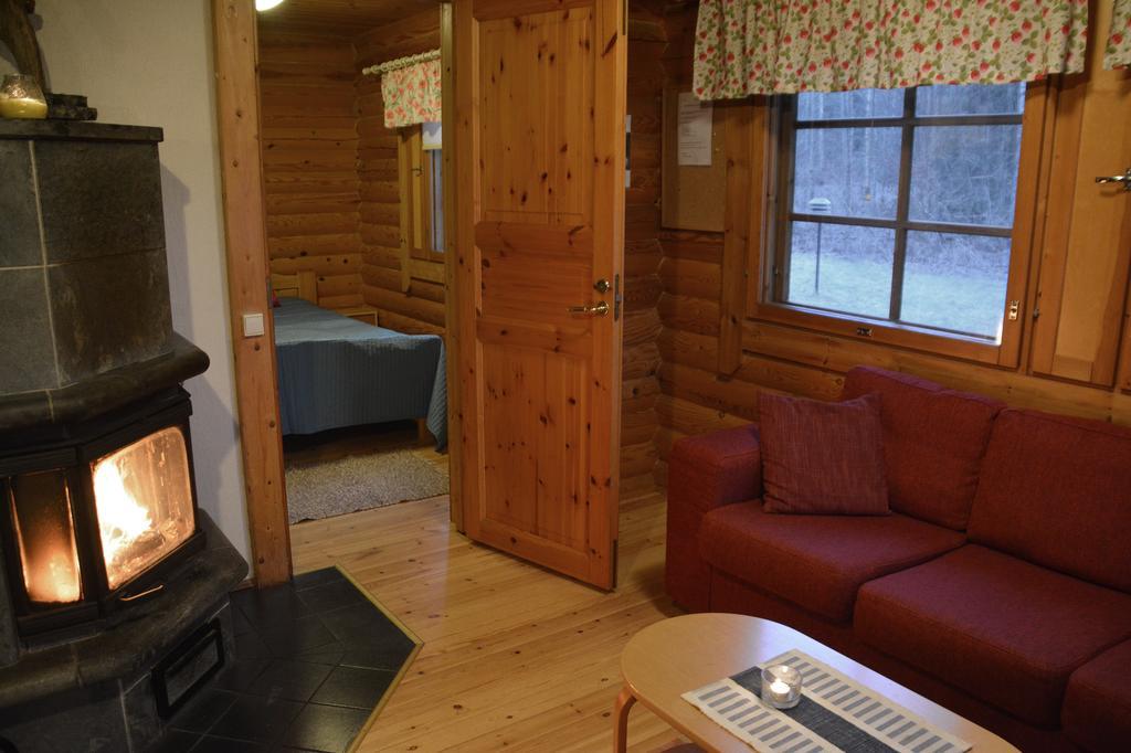 Lomapesae Cottages Pertunmaa Habitación foto