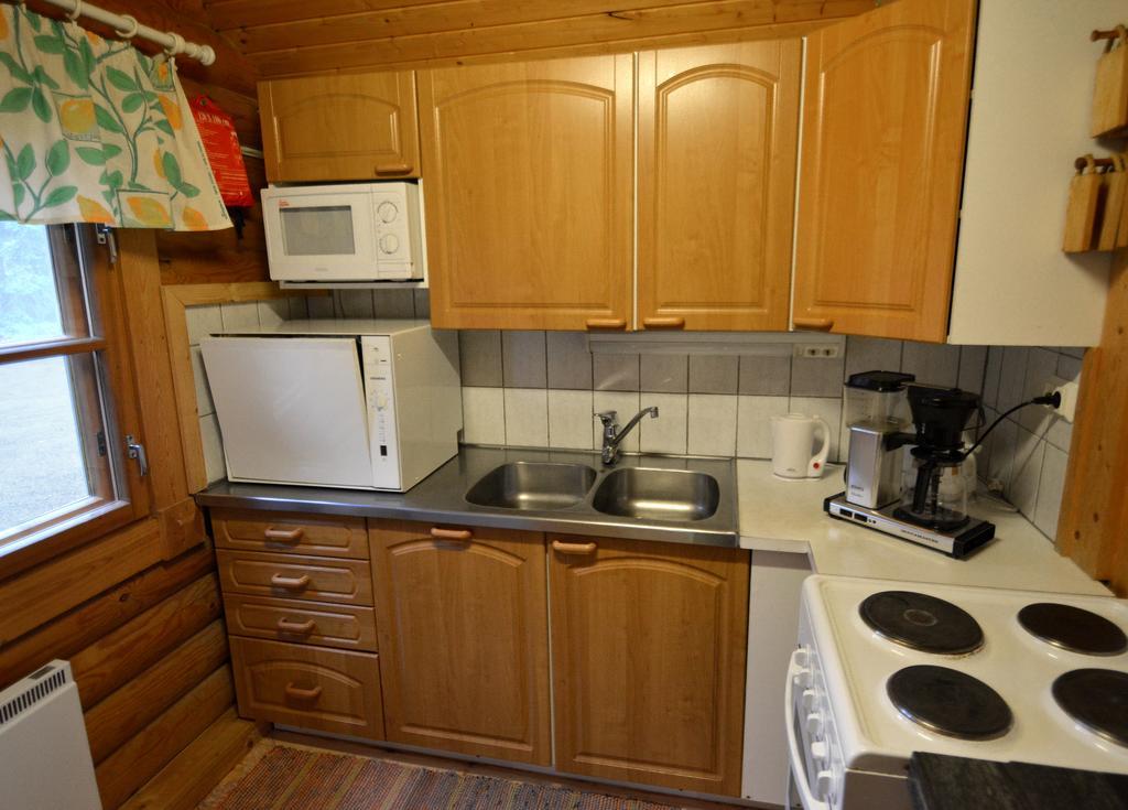 Lomapesae Cottages Pertunmaa Habitación foto