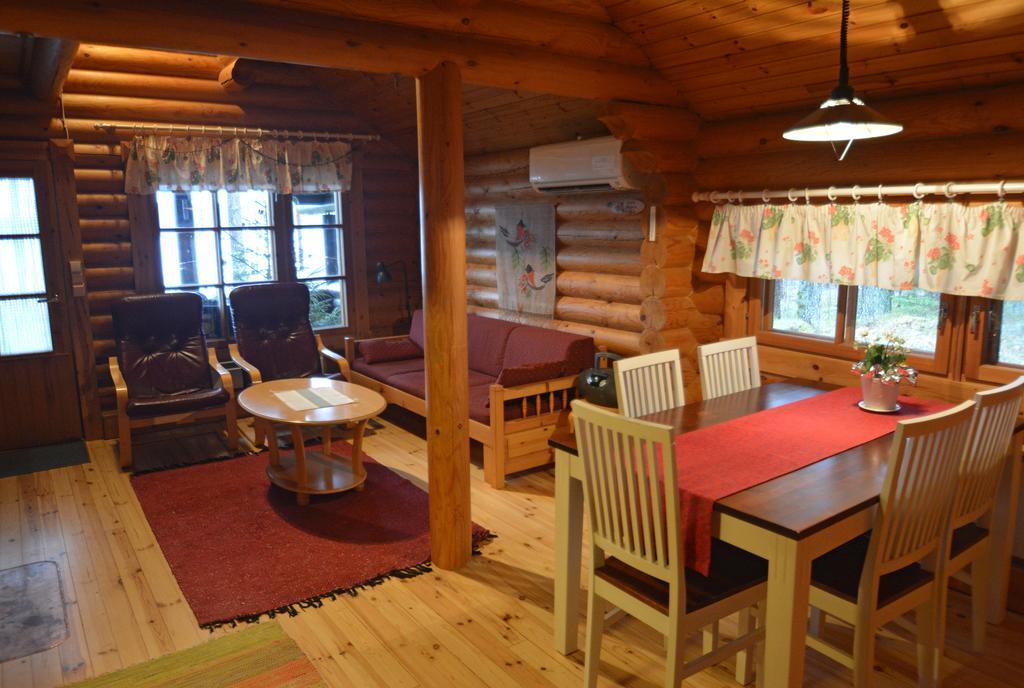 Lomapesae Cottages Pertunmaa Habitación foto