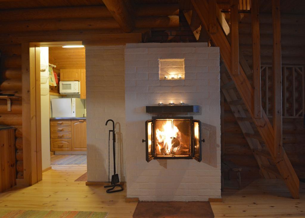 Lomapesae Cottages Pertunmaa Habitación foto