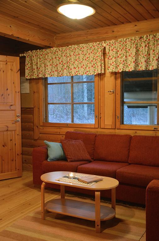 Lomapesae Cottages Pertunmaa Habitación foto